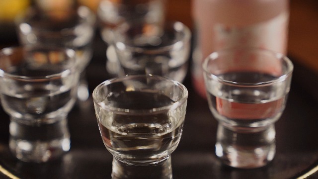 Amazon.com | LEMONSODA Haiku Sake Shot Glass Set- 2oz Crystal Shot